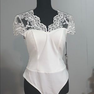 Lace cap sleeve white